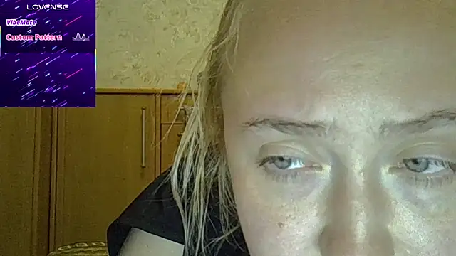CurvyWild Lady30 online show from 04/18/26, 06:32