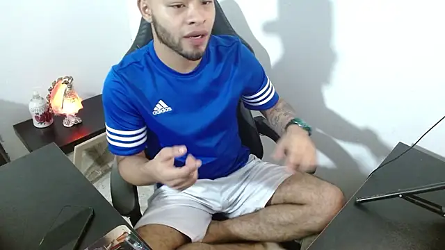 Xanderstone00 online show from 02/10/26, 04:17