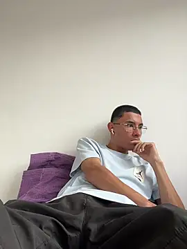 Snapshot of -ShaiN chatting on 02/17/26, 07:55 -ShaiN online show from 02/17/26, 07:55