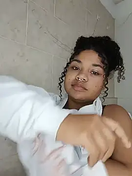 BrianaSweetxxx online show from 05/27/26, 03:36