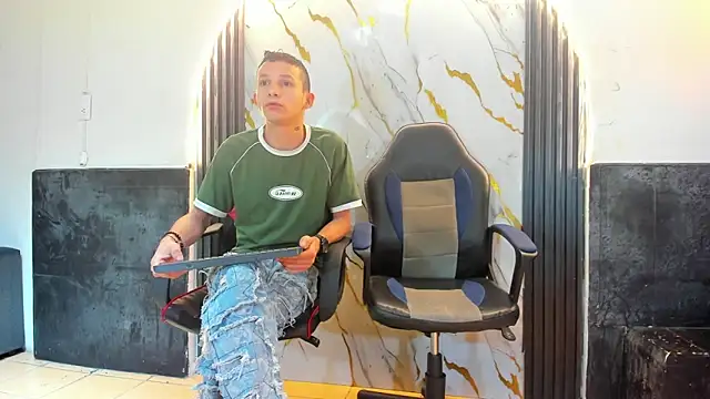 Isaak 26 online show from 03/11/26, 11:04