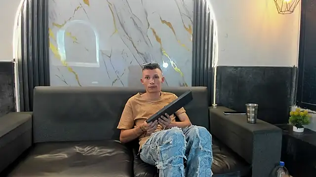 Isaak 26 online show from 03/29/26, 07:26