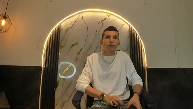 Snapshot of Isaak_26 chatting on 02/15/26, 12:15 Isaak 26 online show from 02/15/26, 12:15