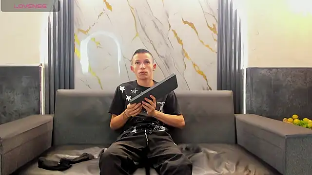 Isaak 26 online show from 03/22/26, 11:01