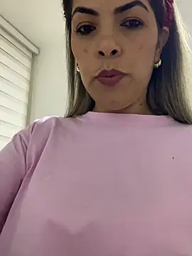 Snapshot of Encantadora_Eva chatting on 02/13/26, 01:38 Encantadora Eva online show from 02/13/26, 01:38