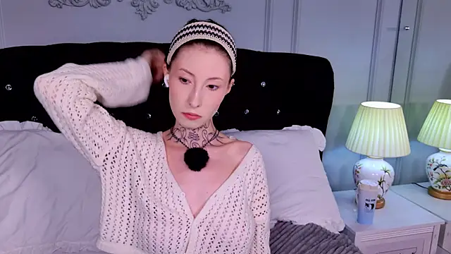 roxy morrison x online show from 05/18/26, 03:39