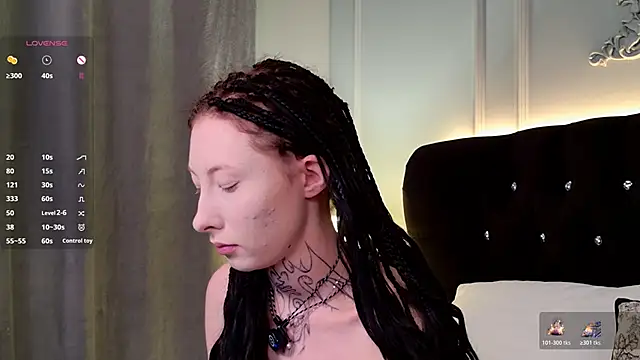 Snapshot of roxy_morrison_x chatting on 06/22/26, 04:53 roxy morrison x online show from 06/22/26, 04:53
