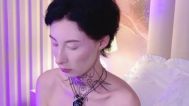 Snapshot of roxy_morrison_x chatting on 07/18/26, 03:37 roxy morrison x online show from 07/18/26, 03:37