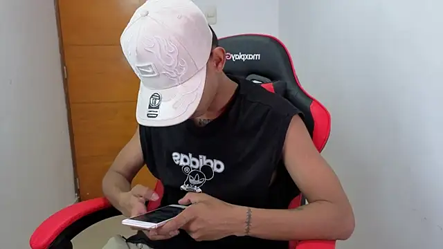 Niklausxxx online show from 02/09/26, 05:22