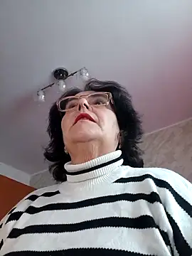 xMaryxAnne online show from 03/31/26, 09:44