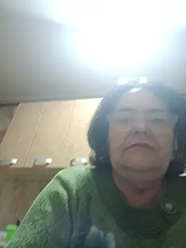 Snapshot of xMaryxAnne chatting on 05/13/26, 12:17 xMaryxAnne online show from 05/13/26, 12:17