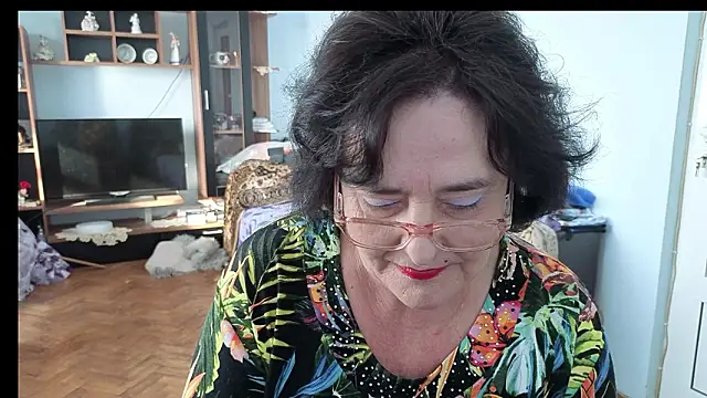 xMaryxAnne online show from 03/05/26, 06:54