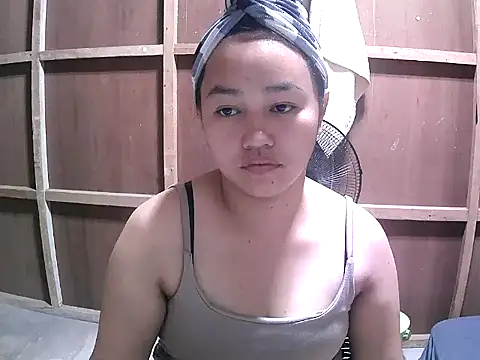 Snapshot of Cloudette_17 chatting on 02/21/26, 05:42 Cloudette 17 online show from 02/21/26, 05:42