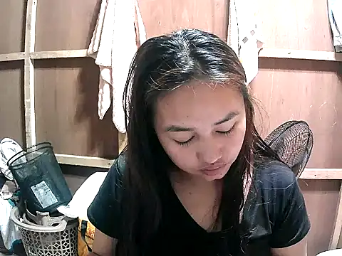 Snapshot of Cloudette_17 chatting on 03/03/26, 10:33 Cloudette 17 online show from 03/03/26, 10:33