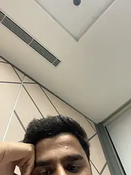 hassuniii online show from 02/11/26, 11:26