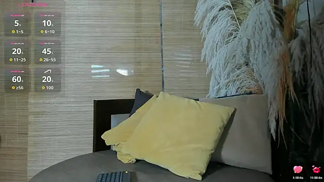 sophieBlair  online show from 03/06/26, 07:09