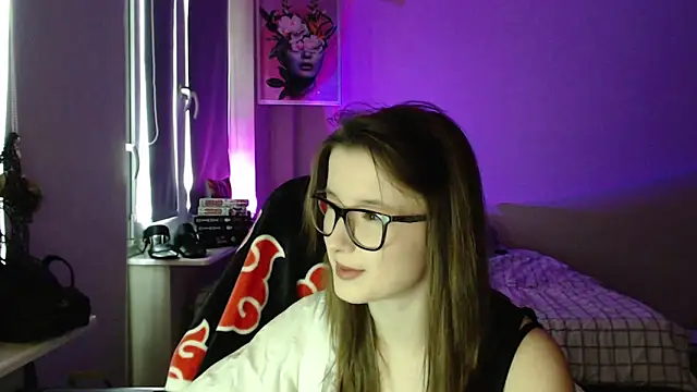 LunaXcherry online show from 04/13/26, 04:55