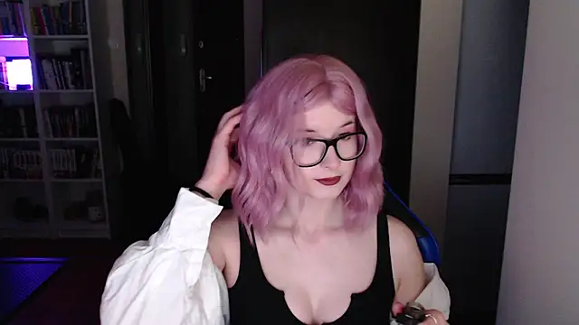 LunaXcherry online show from 03/24/26, 06:41