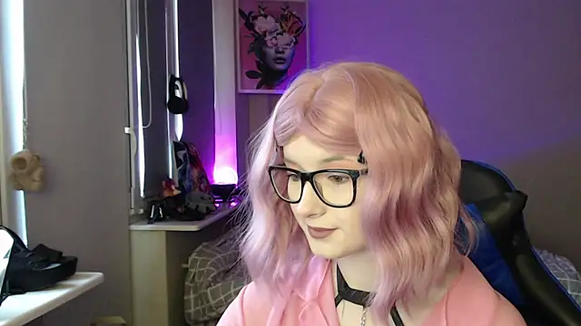 LunaXcherry online show from 04/08/26, 04:41