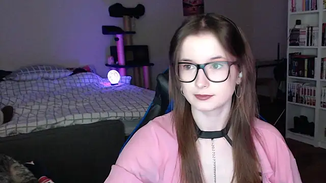 LunaXcherry online show from 03/30/26, 06:09