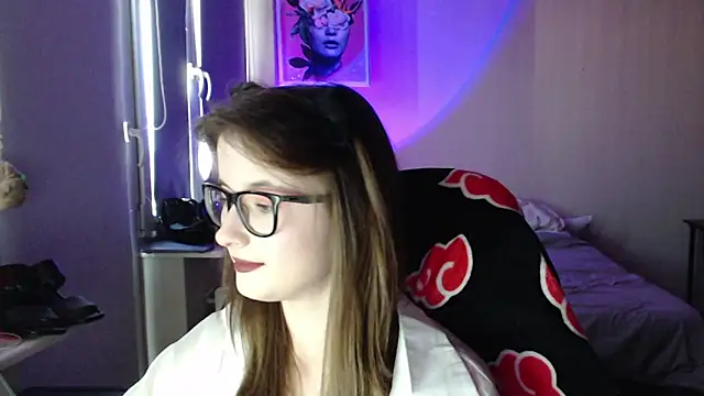 LunaXcherry online show from 05/26/26, 05:44