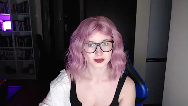 LunaXcherry online show from 03/23/26, 05:35