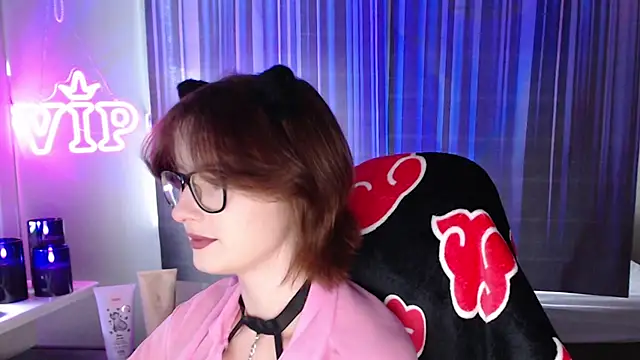 LunaXcherry online show from 07/27/26, 04:36