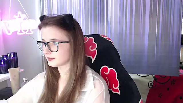 LunaXcherry online show from 06/25/26, 04:34