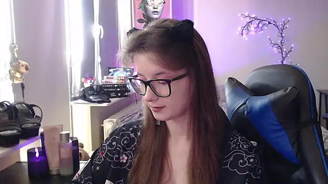 LunaXcherry online show from 05/10/26, 11:03