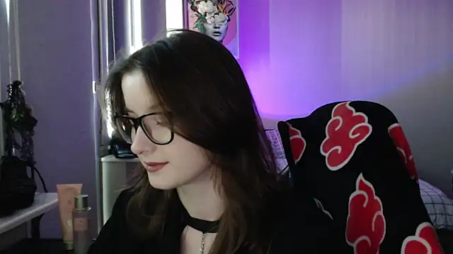 LunaXcherry online show from 04/22/26, 04:36