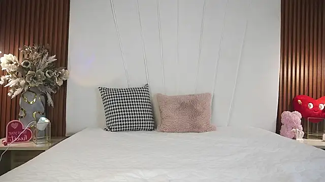 Snapshot of ZoeFantasyx chatting on 02/15/26, 07:24 ZoeFantasyx online show from 02/15/26, 07:24