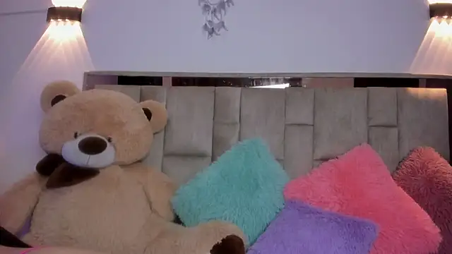 JuliettaArlet online show from 04/25/26, 01:36