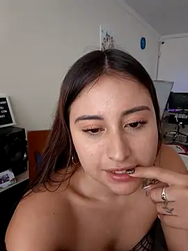 Snapshot of JuliettaArlet chatting on 06/15/26, 02:28 JuliettaArlet online show from 06/15/26, 02:28