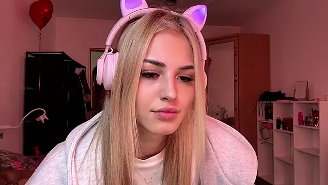 Evva mayy online show from 02/19/26, 12:24