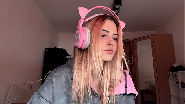 Evva mayy online show from 02/10/26, 07:40