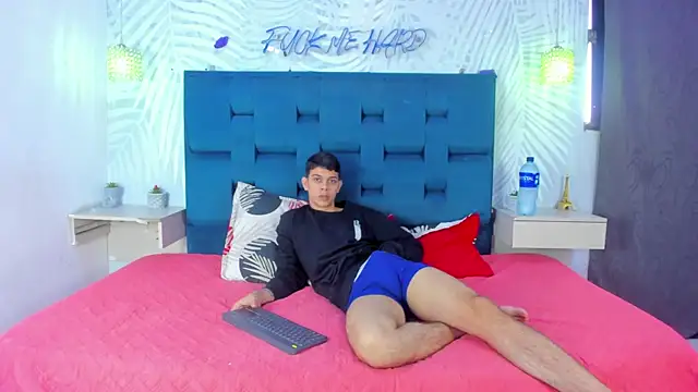 Snapshot of Adventurous_Boys chatting on 02/22/26, 06:09 Adventurous Boys online show from 02/22/26, 06:09