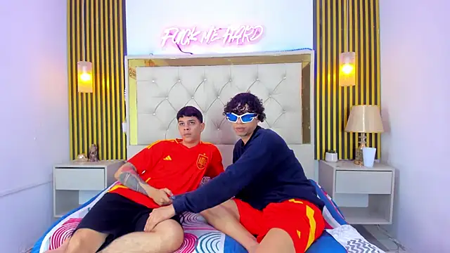 Adventurous Boys online show from 04/14/26, 06:13