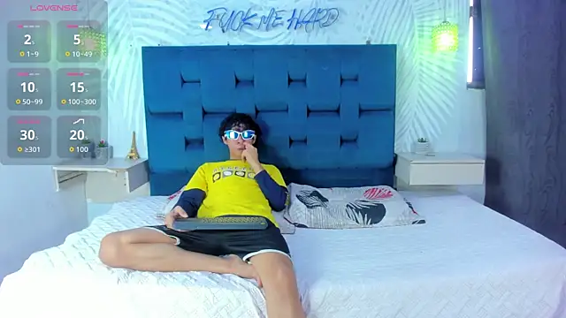 Snapshot of Adventurous_Boys chatting on 02/26/26, 06:08 Adventurous Boys online show from 02/26/26, 06:08