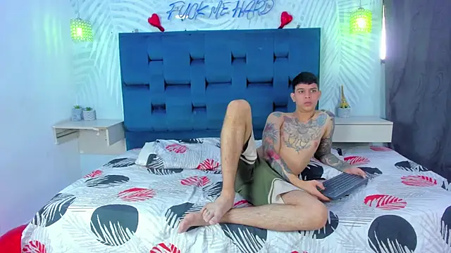 Snapshot of Adventurous_Boys chatting on 02/15/26, 02:16 Adventurous Boys online show from 02/15/26, 02:16