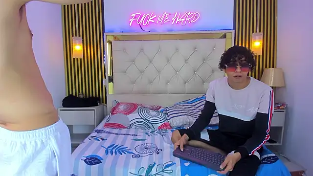 Adventurous Boys online show from 03/15/26, 06:04