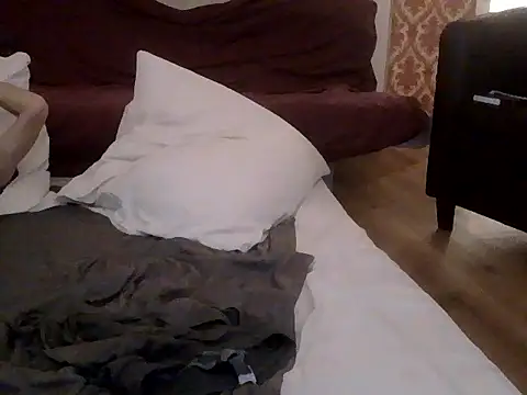 Mickredge online show from 02/15/26, 02:01