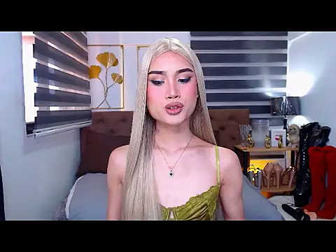 JuicyCockThea online show from 05/01/26, 03:33