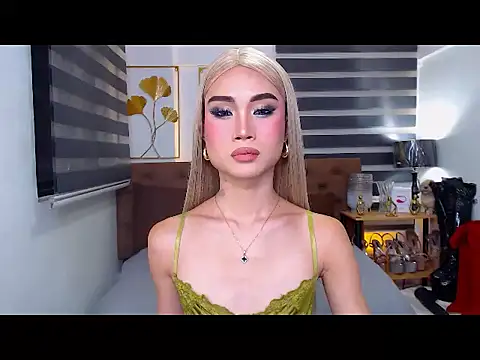 Snapshot of JuicyCockThea chatting on 06/25/26, 12:43 JuicyCockThea online show from 06/25/26, 12:43