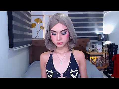 Snapshot of JuicyCockThea chatting on 06/24/26, 02:26 JuicyCockThea online show from 06/24/26, 02:26