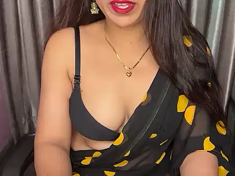 Snapshot of Radhika_4_you chatting on 05/22/26, 01:47 Radhika 4 you online show from 05/22/26, 01:47