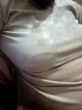 Snapshot of Simran_008 chatting on 02/20/26, 01:24 Simran 008 online show from 02/20/26, 01:24