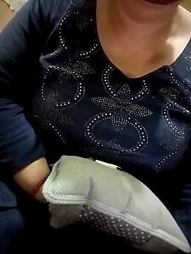 Snapshot of Simran_008 chatting on 02/10/26, 10:31 Simran 008 online show from 02/10/26, 10:31