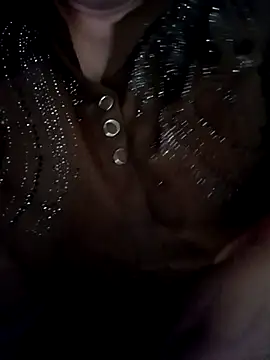 Snapshot of Simran_008 chatting on 02/11/26, 11:32 Simran 008 online show from 02/11/26, 11:32