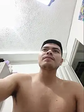 JoseLeal040 online show from 06/21/26, 04:07