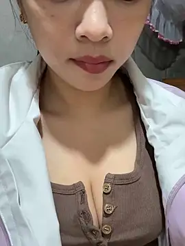 Snapshot of AYW-217 chatting on 02/15/26, 06:36 AYW-217 online show from 02/15/26, 06:36